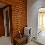 Βίλα Skenderi Σαράντα