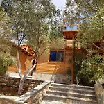 Skenderi * Saranda