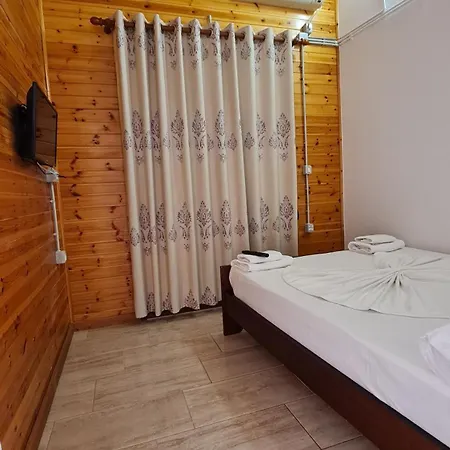 Skenderi ساراندا